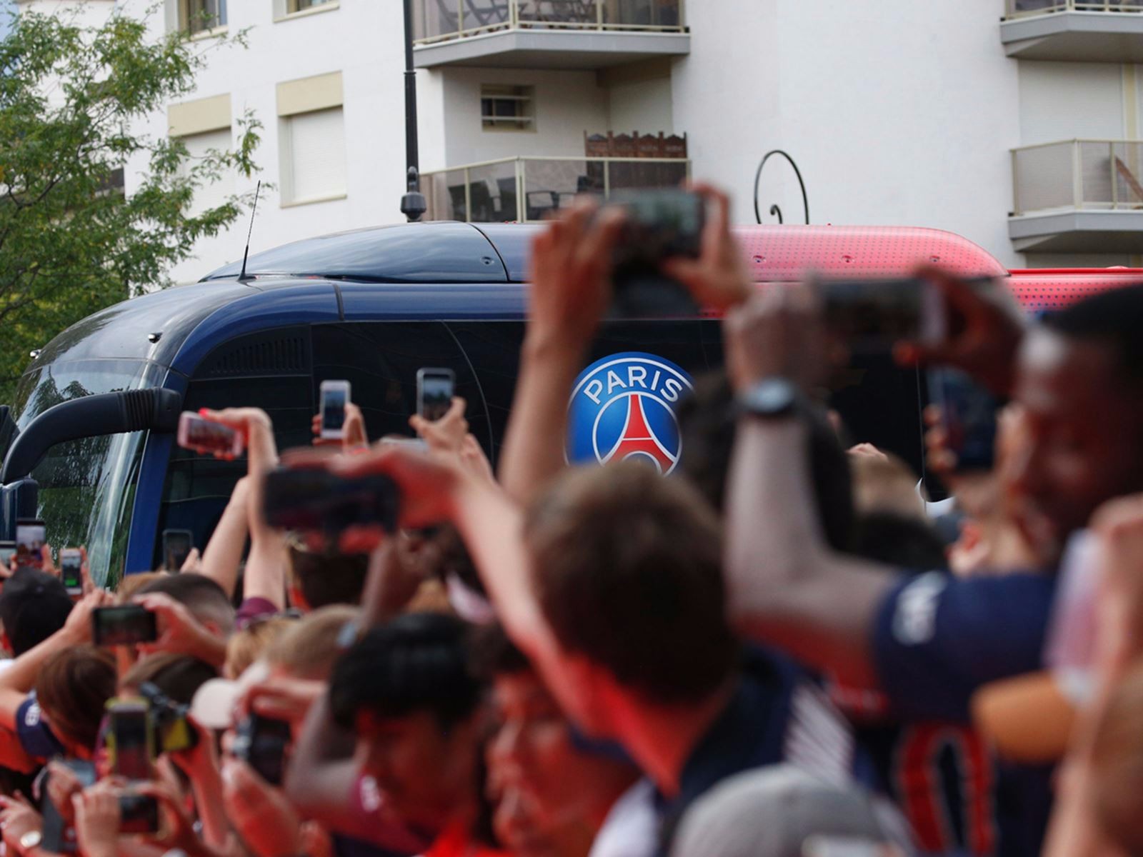 达达鸭食品海报设计_美食小吃零食海报设计制作